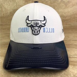 New Era 9Forty Chicago Bulls “Win Like ‘82” Carolina Blue Cream Hat Error